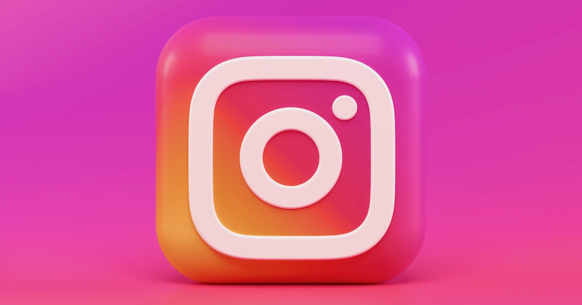 Facebook vs instagram ads social media apps
