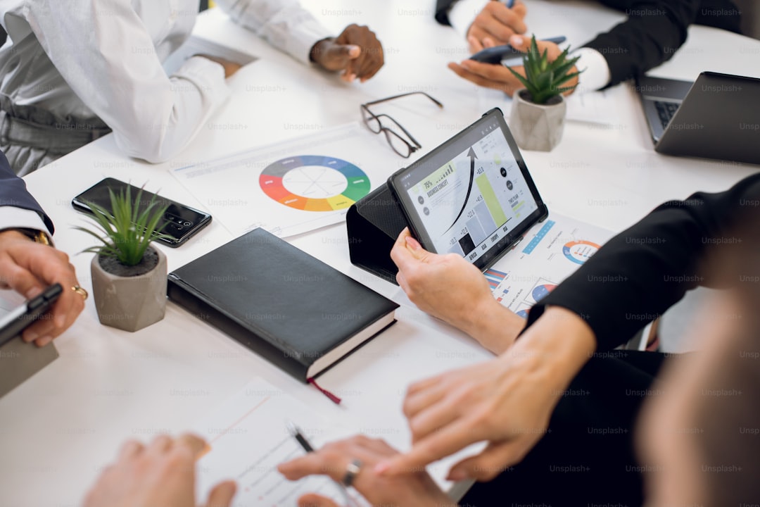 How to Choose a Remarketing Agency in 2026 (Complete Checklist) - Balistro Consultancy