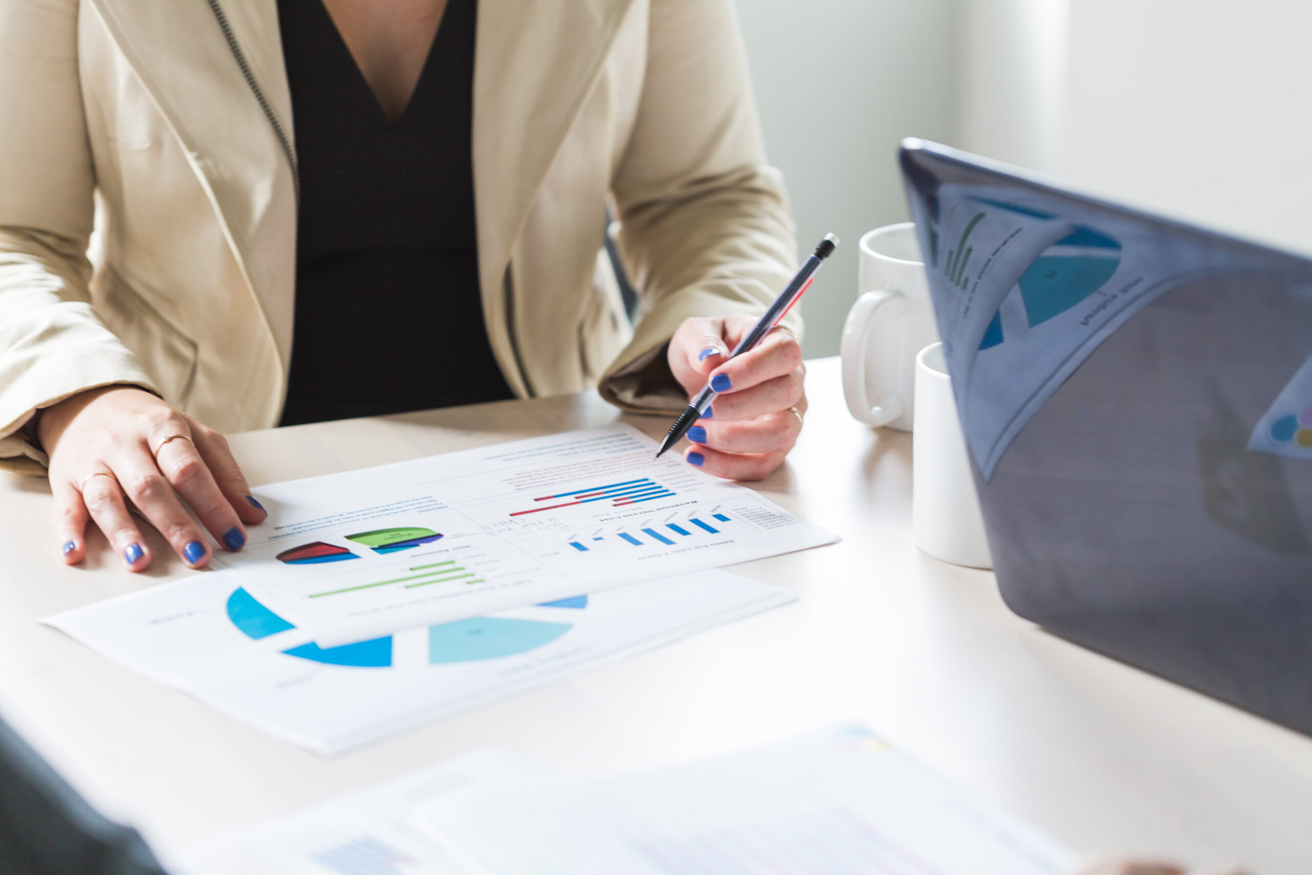 10 LinkedIn Marketing Strategies for B2B Lead Generation in 2026