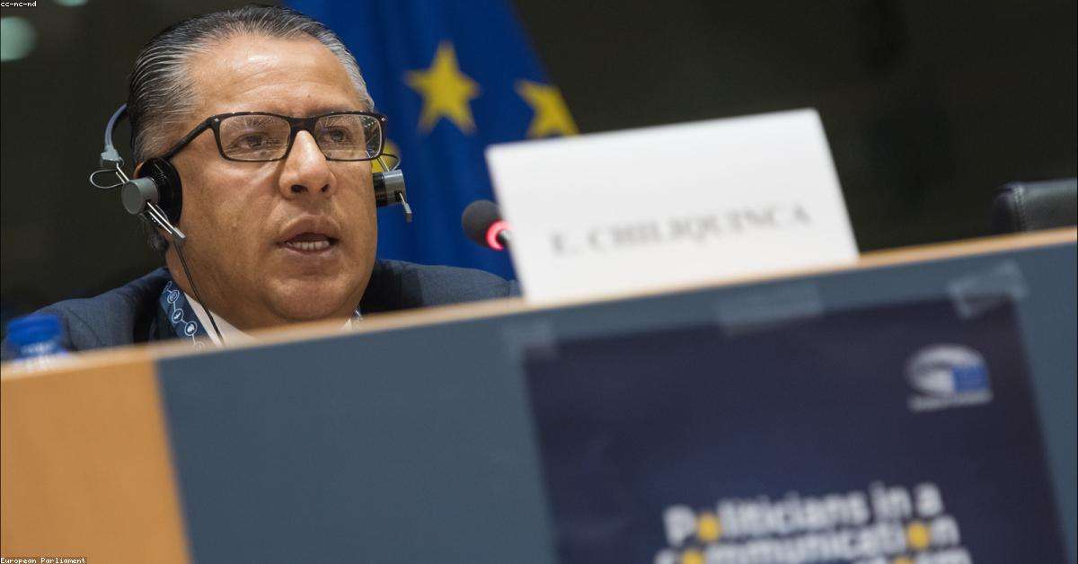 Facebook vs Instagram ads comparison for digital marketing campaigns